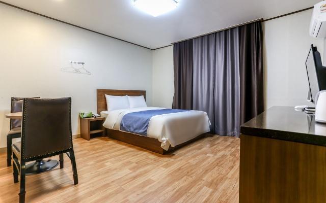 Hyundai Motel Gangneung Esterno foto
